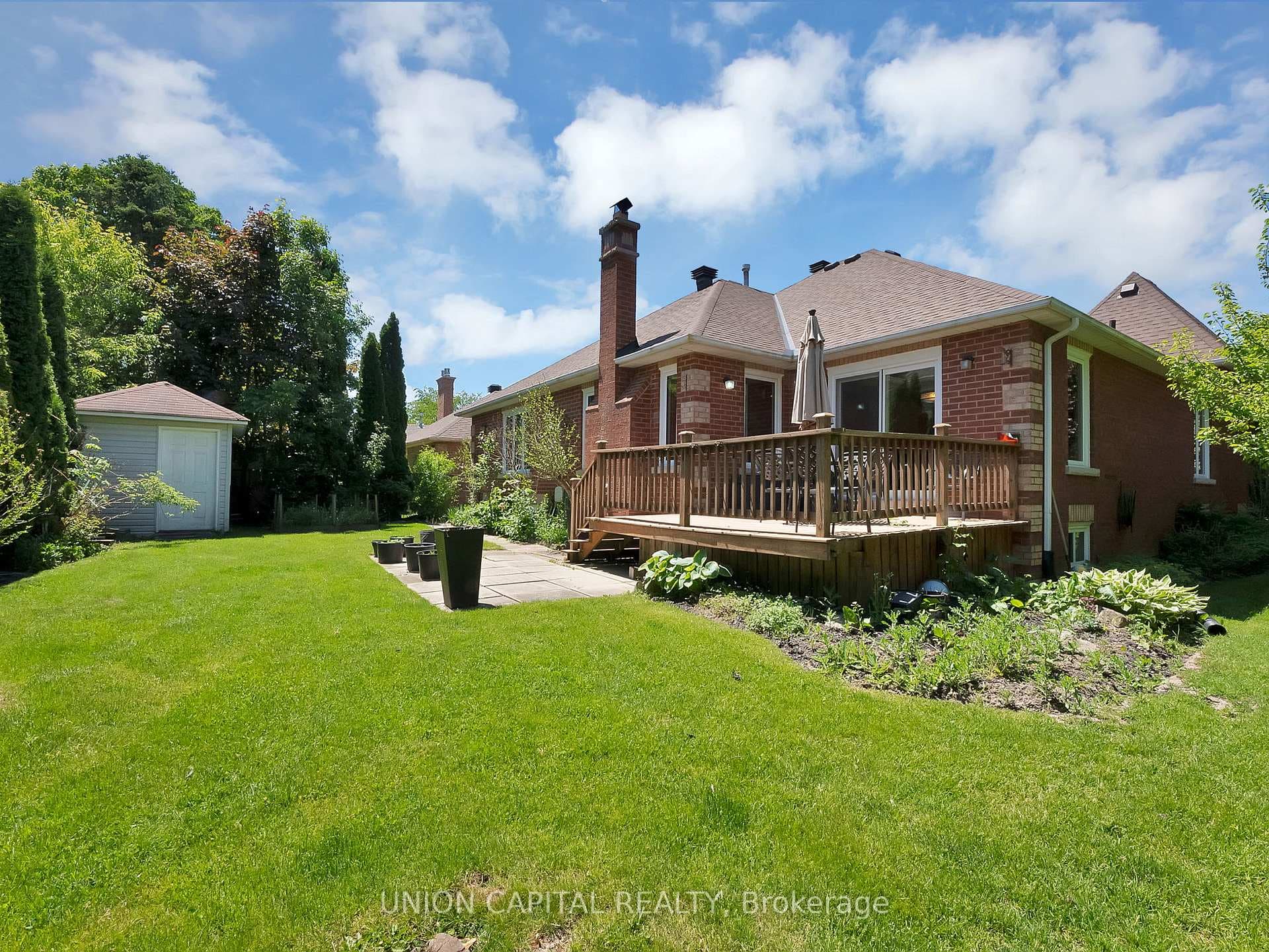 40 Sisman Avenue photo 48