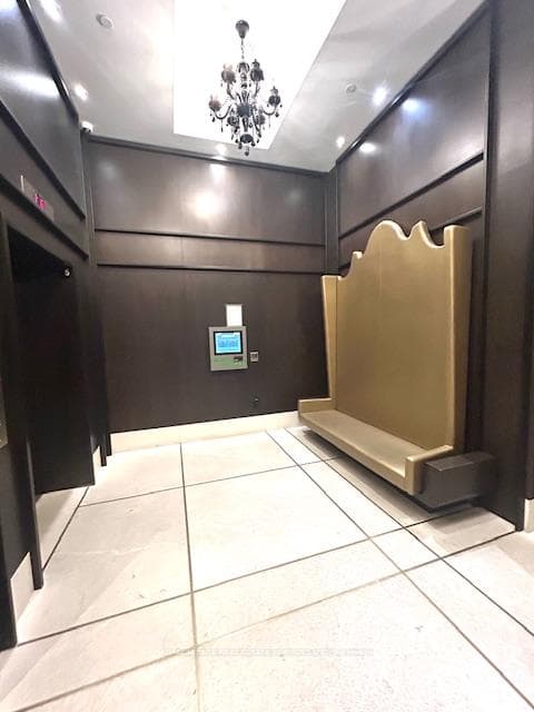 197 Yonge Street Unit 1106 photo 23