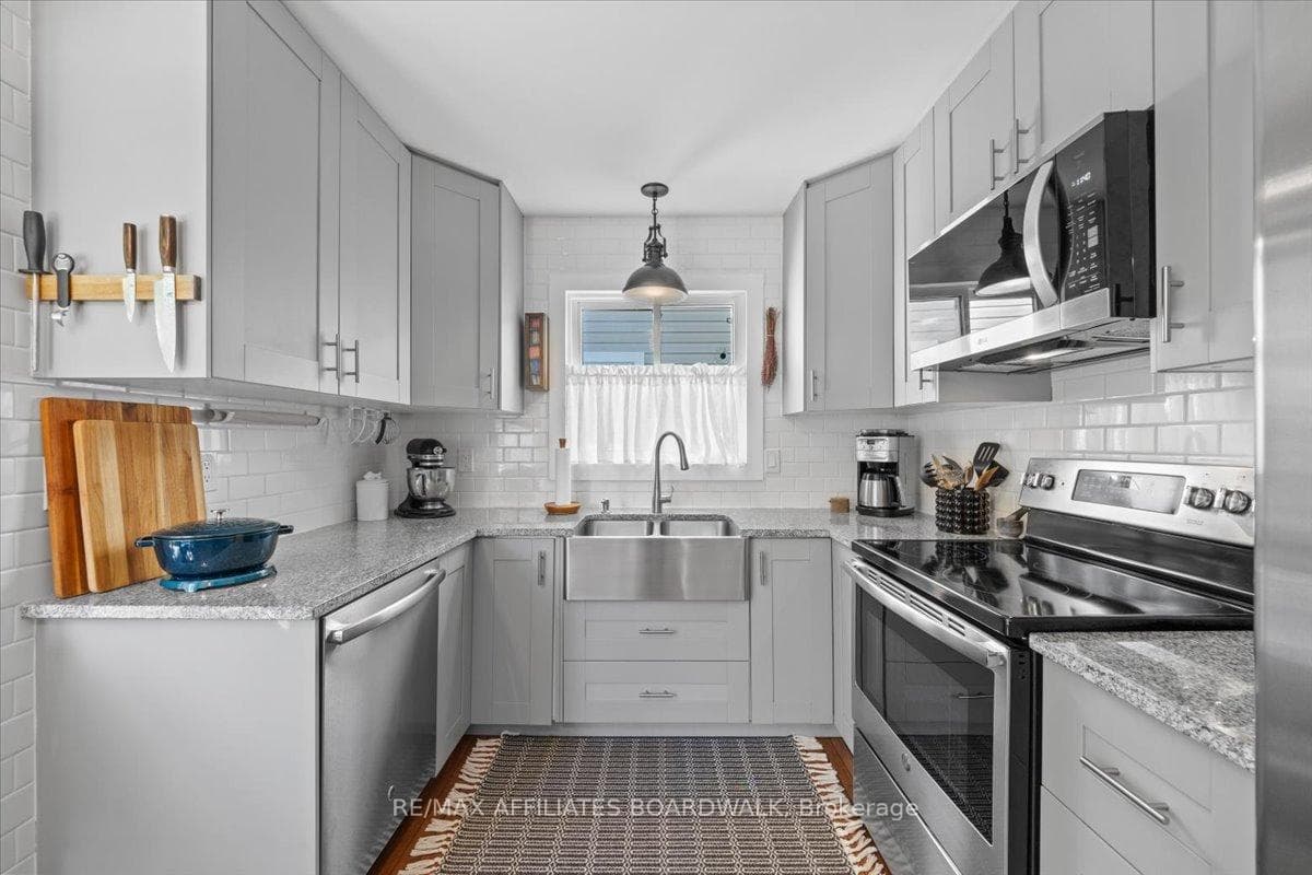59 Soho Crescent photo 18