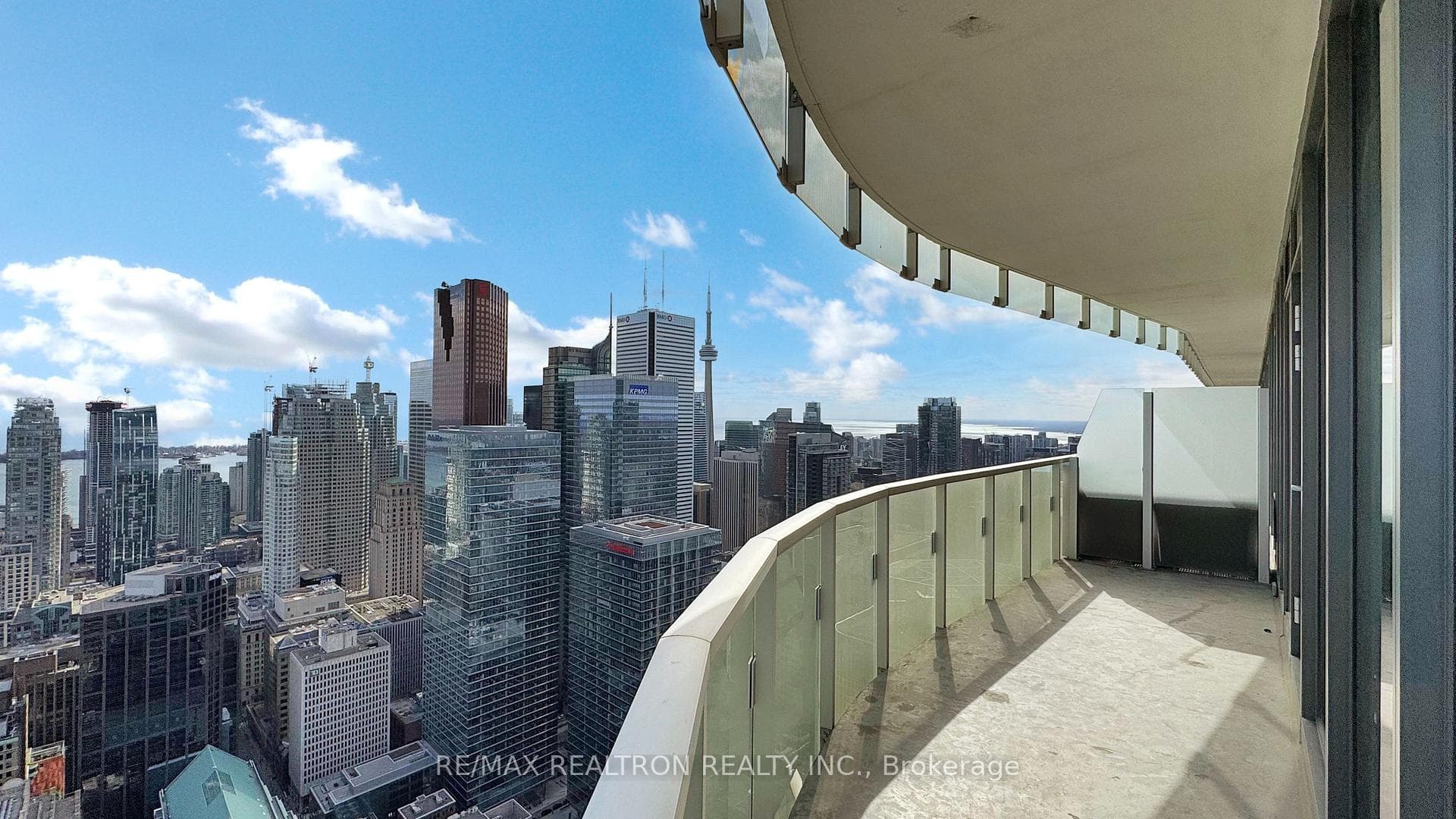 197 Yonge Street Unit 5905 photo 27