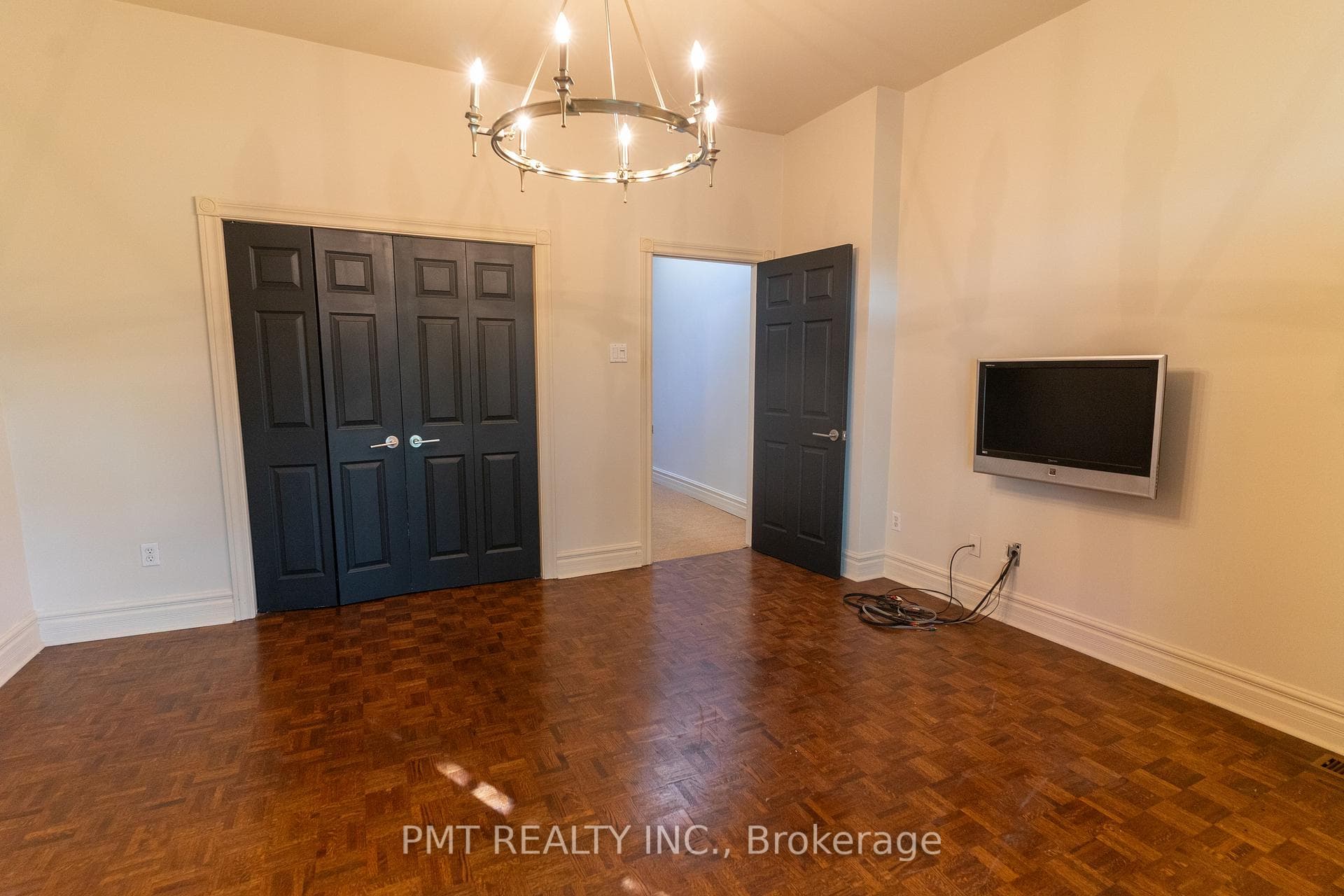 59 Huntley Street photo 13