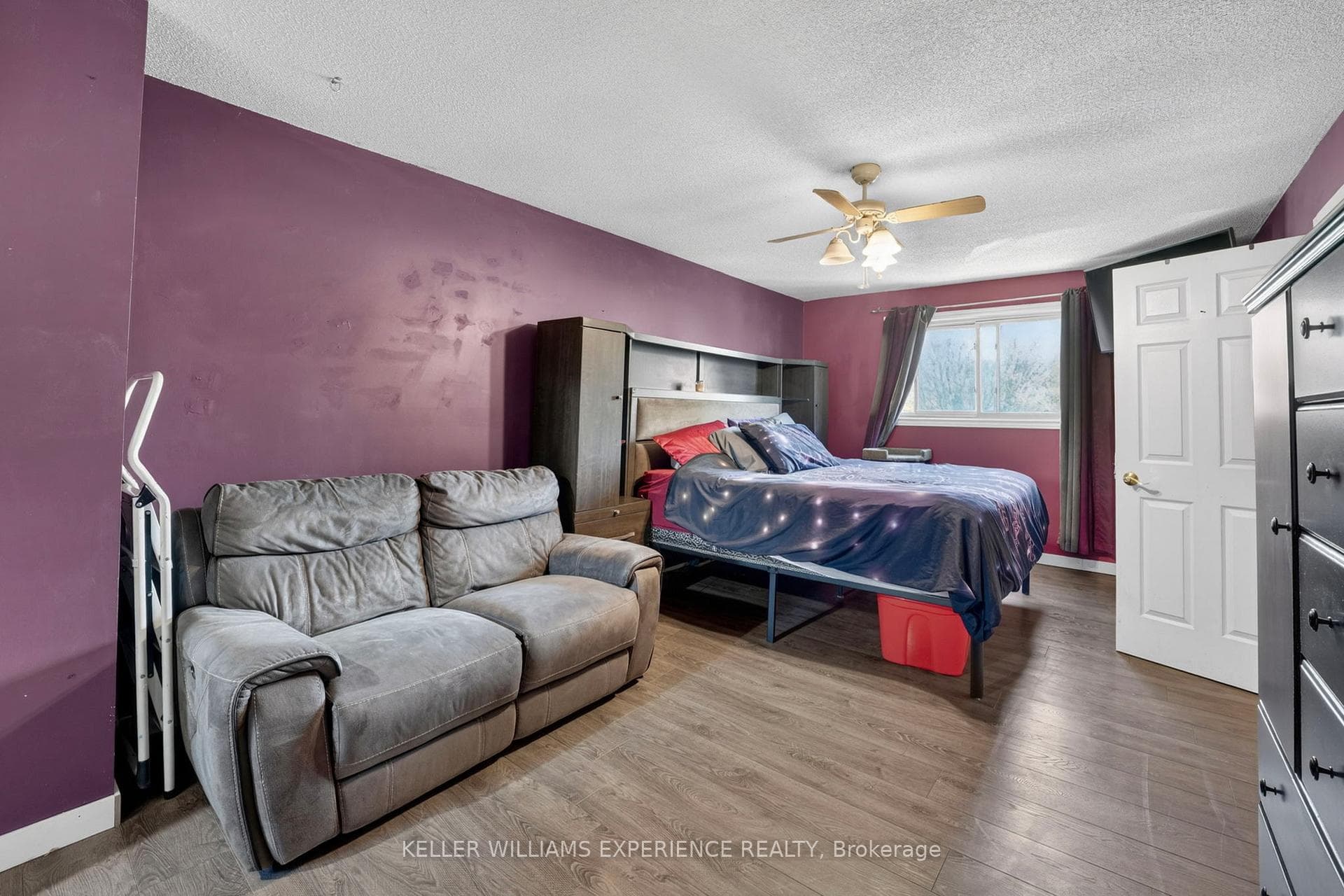 1069 Maclean Street photo 8