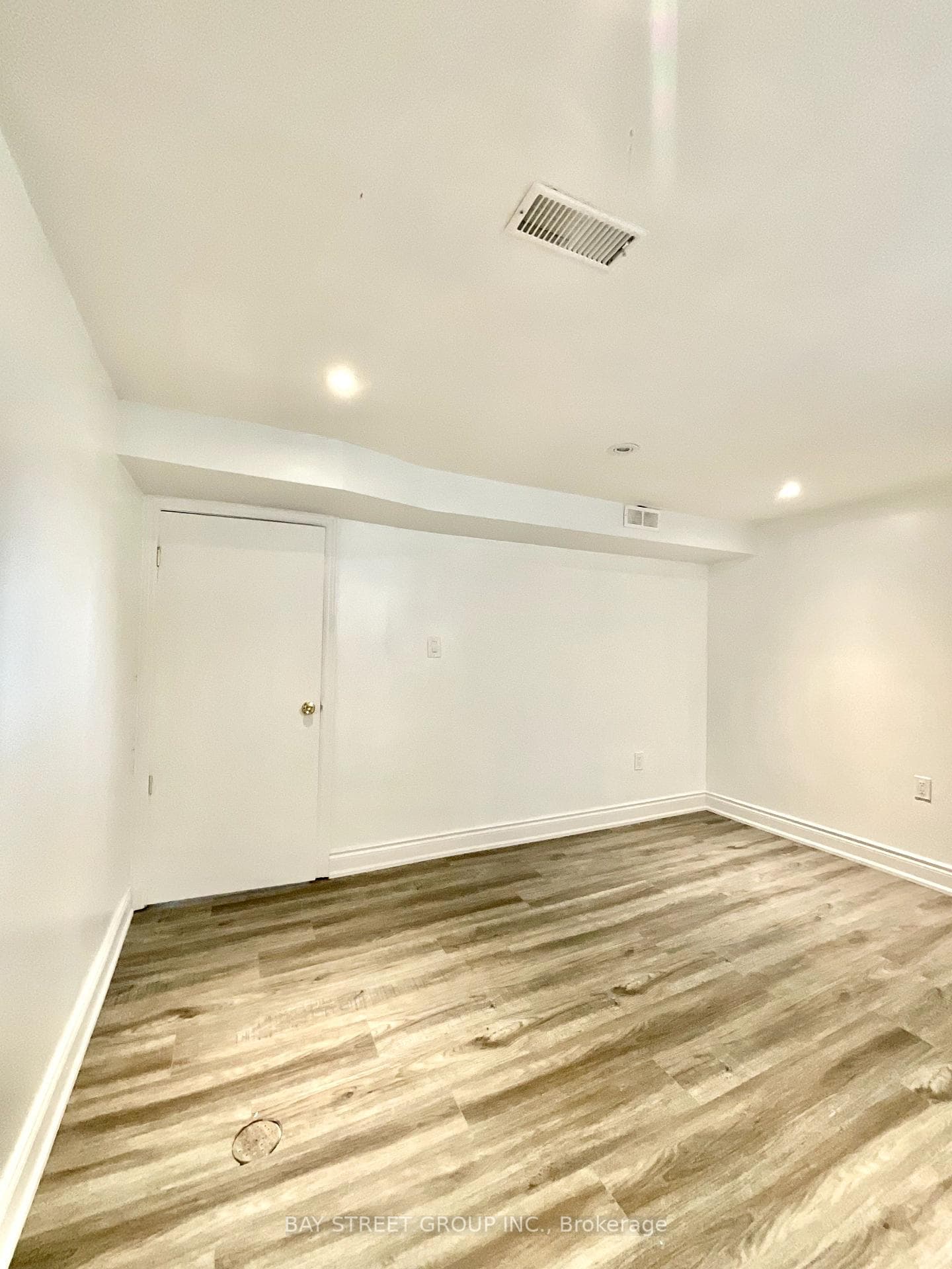 37 Bayard Avenue Unit Bsmt photo 12