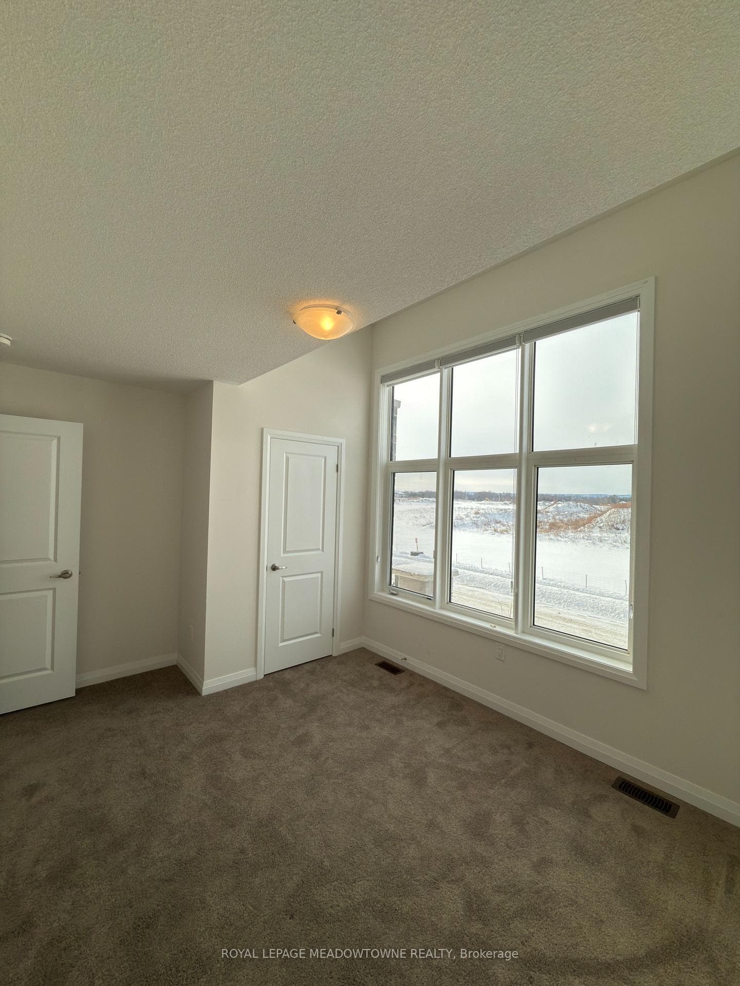 180 Union Boulevard photo 18