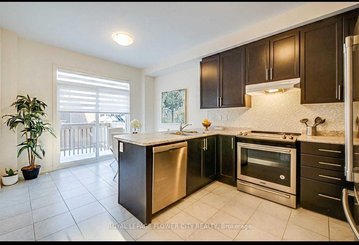 49 Truro Circle photo 12