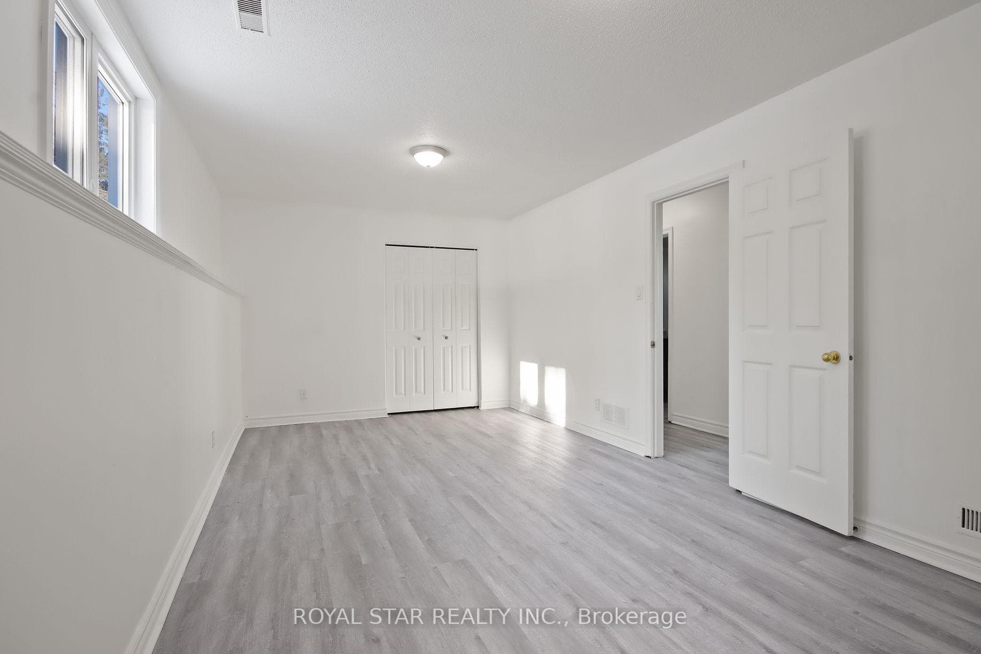 5925 Prince Of Wales Drive photo 22