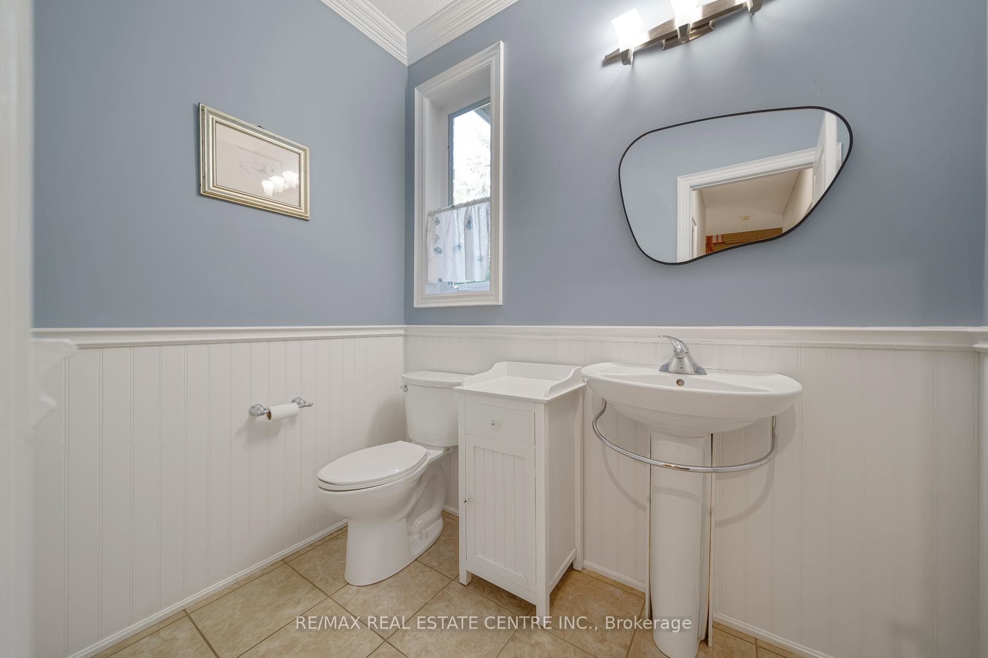 112 Dirksen Court photo 19