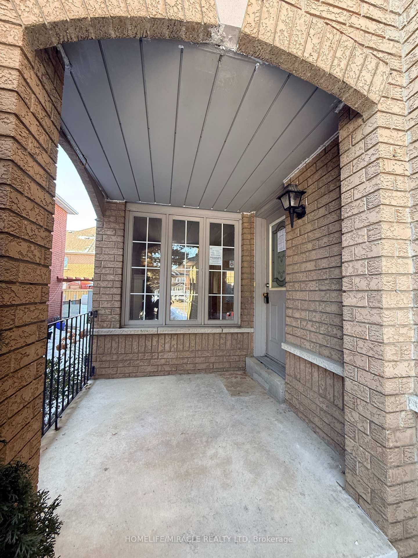 137 Pressed Brick Drive photo 2
