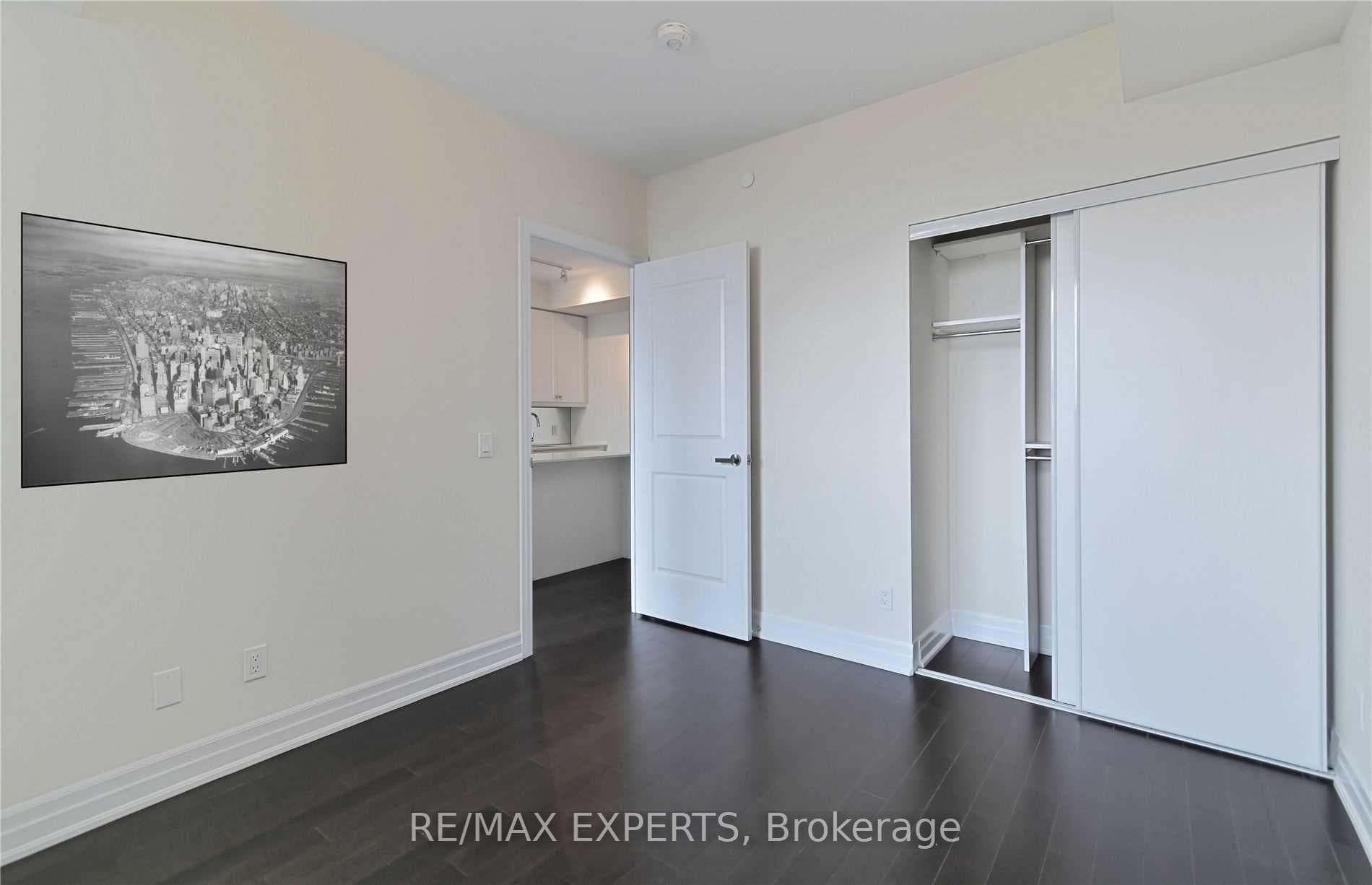 9085 Jane Street Unit 907 photo 16