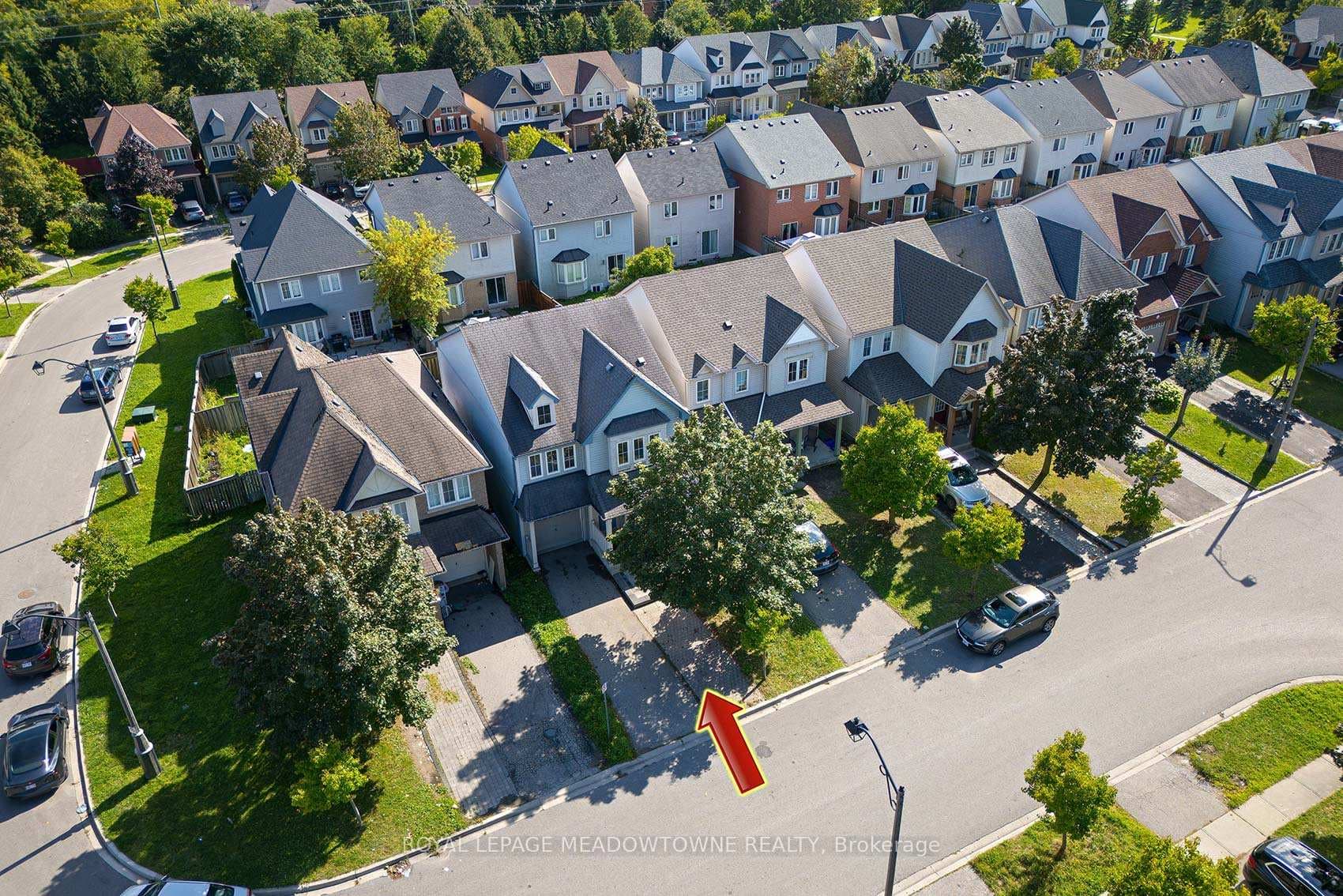 28 Norland Circle photo 3