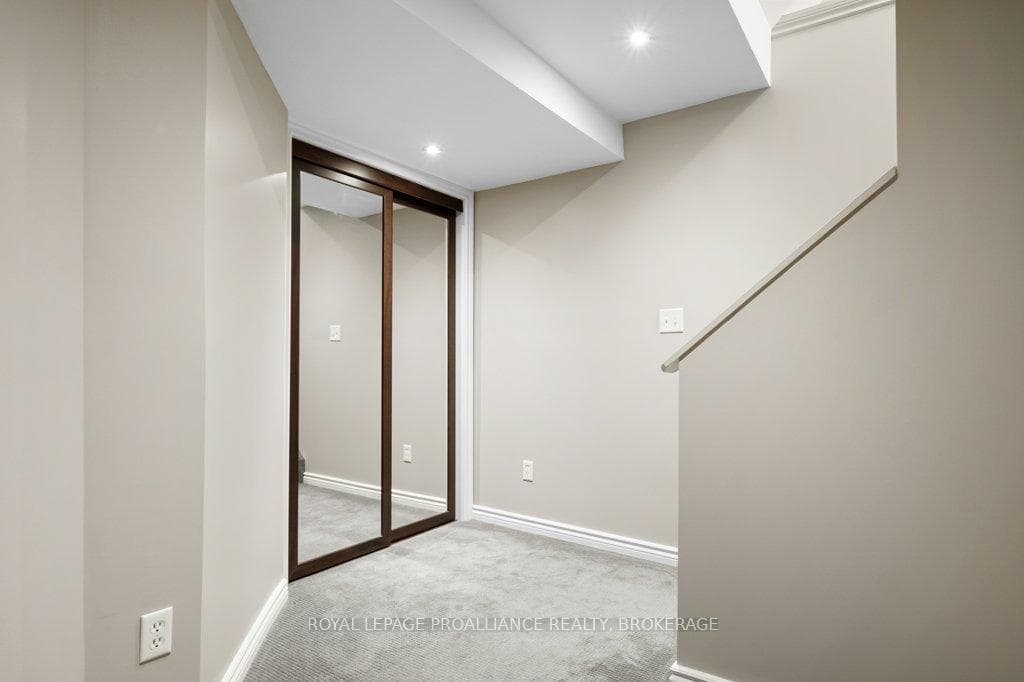 944 Ringstead Street photo 32