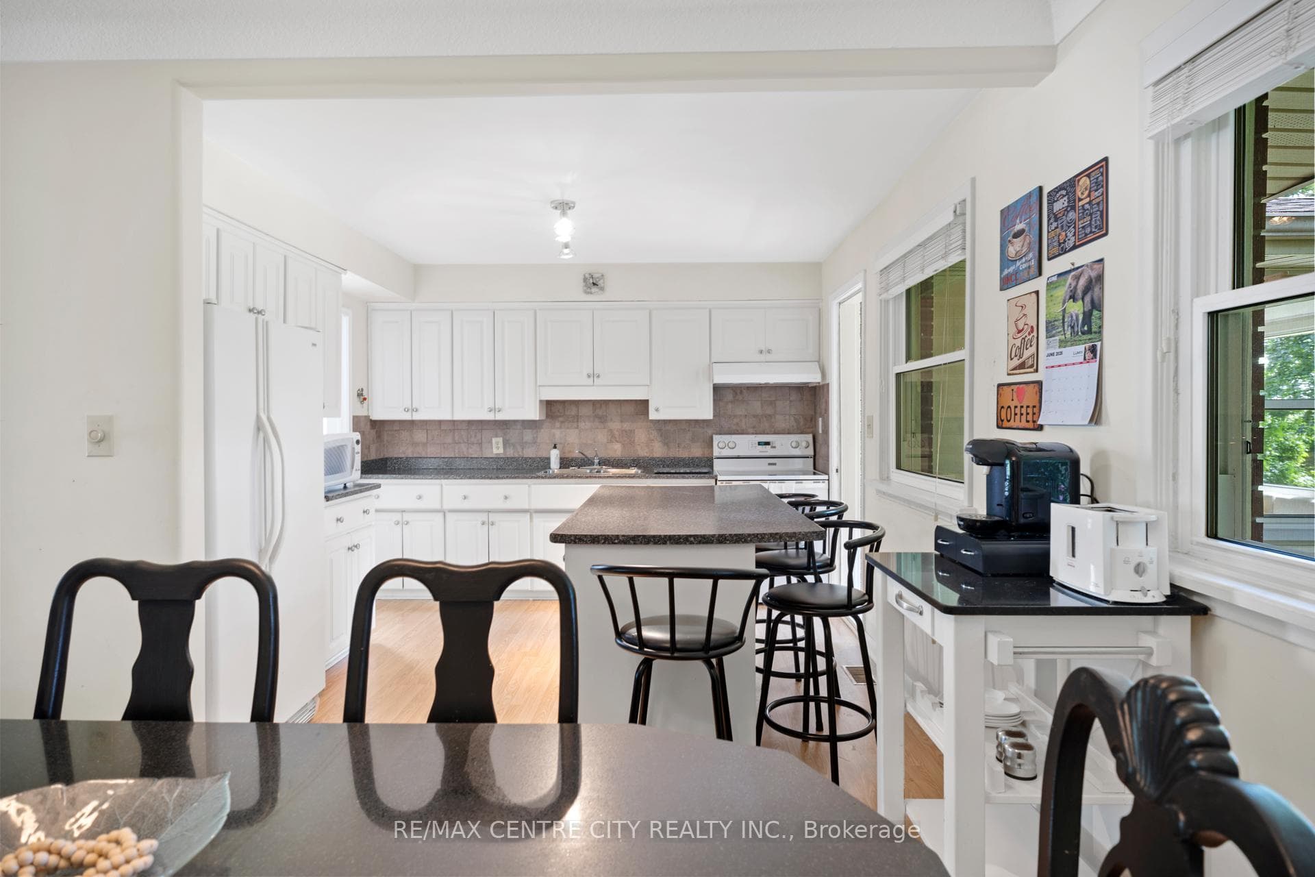 46 Brentwood Crescent photo 9