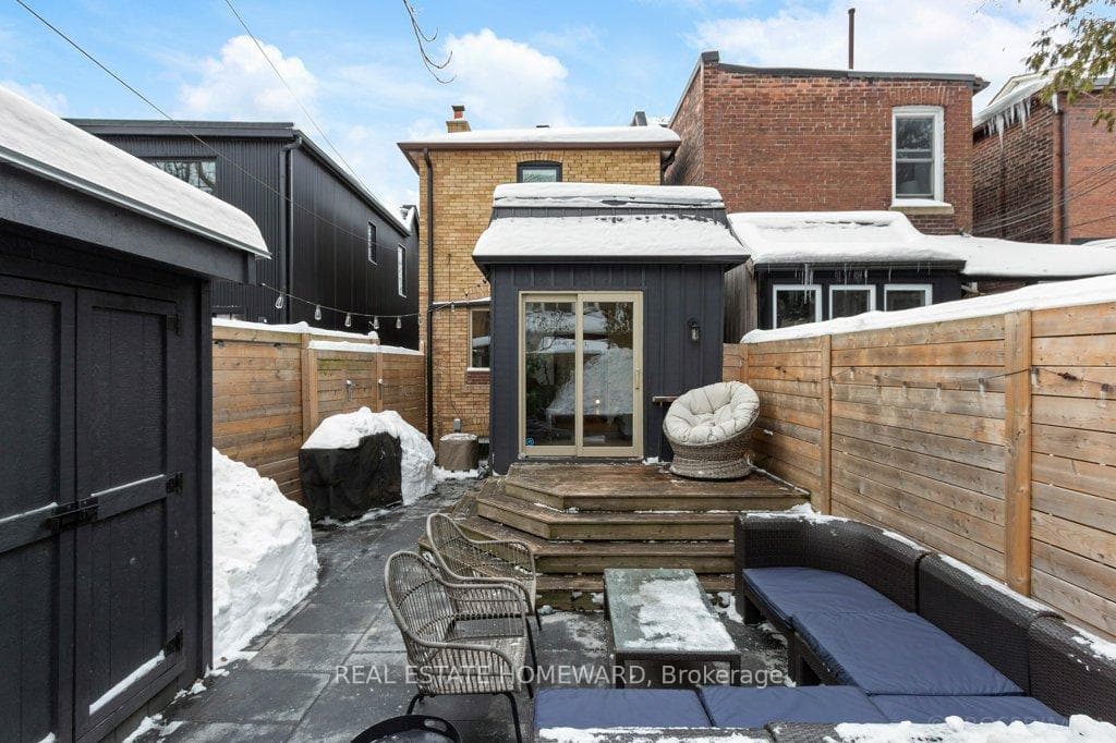 9 Bertmount Avenue photo 22