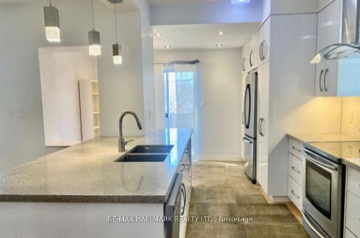 228 Gainsborough Road photo 9