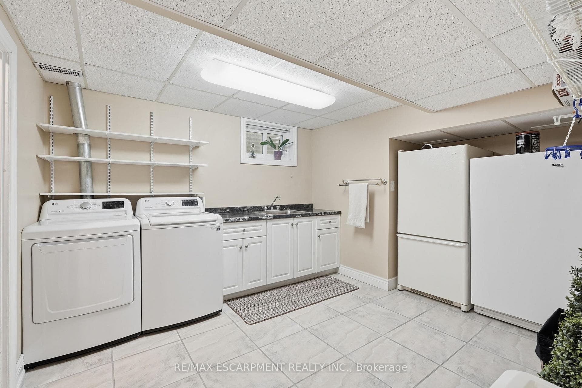 2123 Kawartha Crescent photo 38