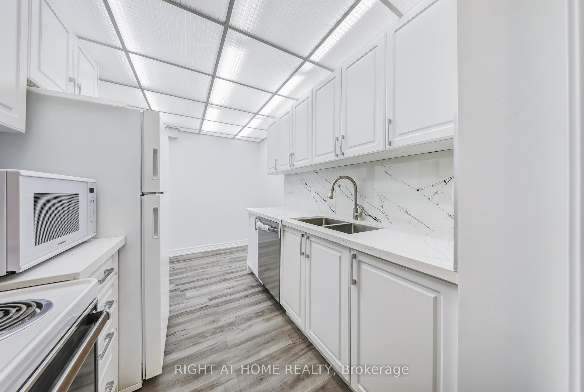 335 Driftwood Avenue Unit 701 photo 11