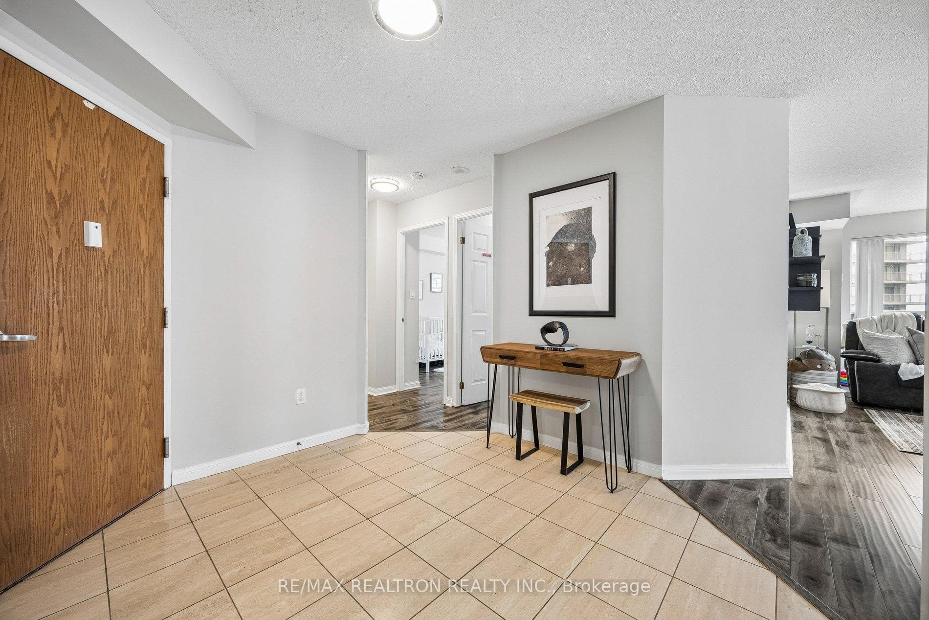23 Lorraine Drive Unit 1602 photo 6
