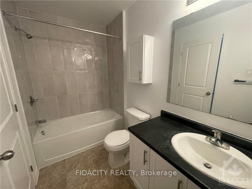 113 CAMDEN photo 10