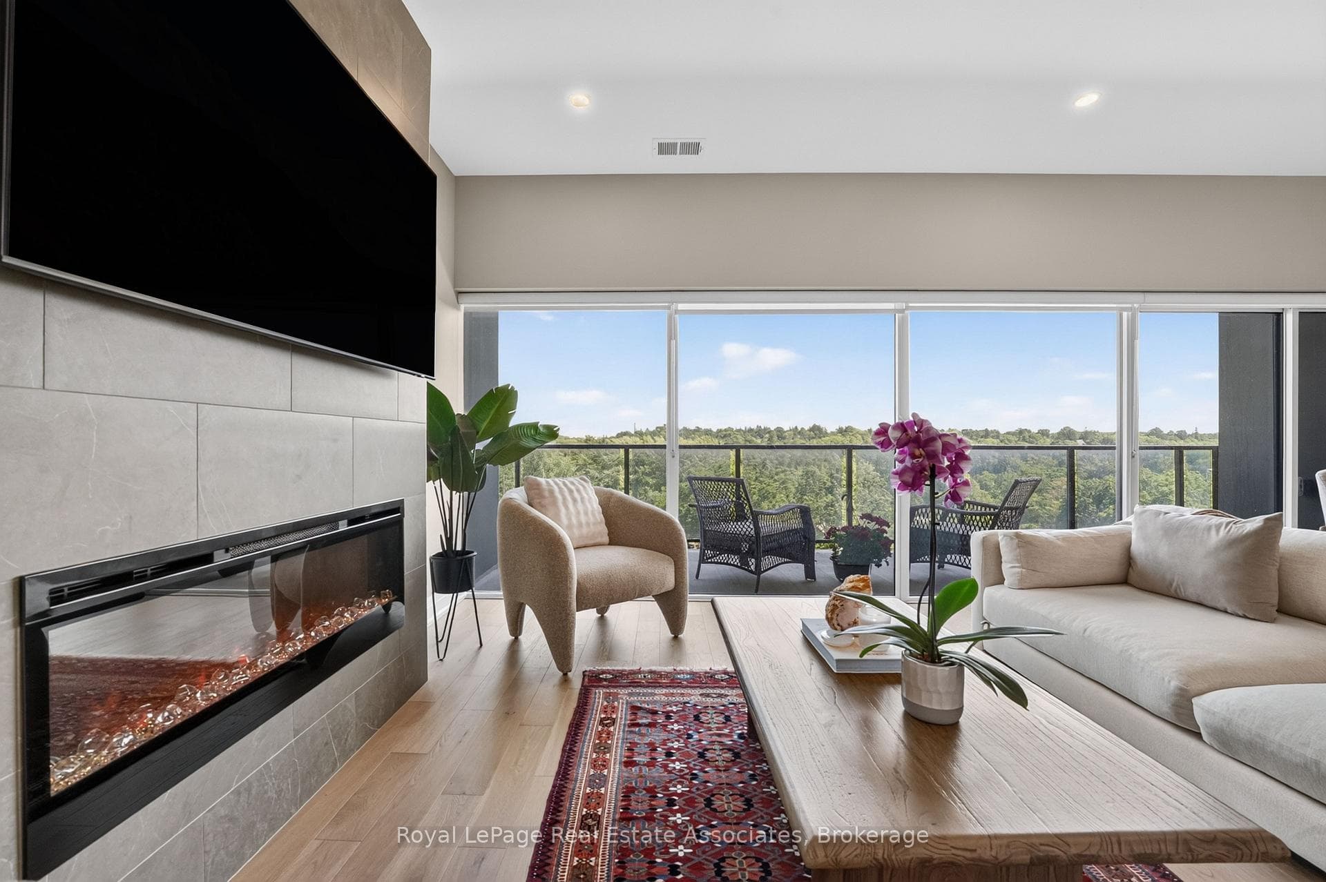 71 Wyndham Street Unit 612 photo 19