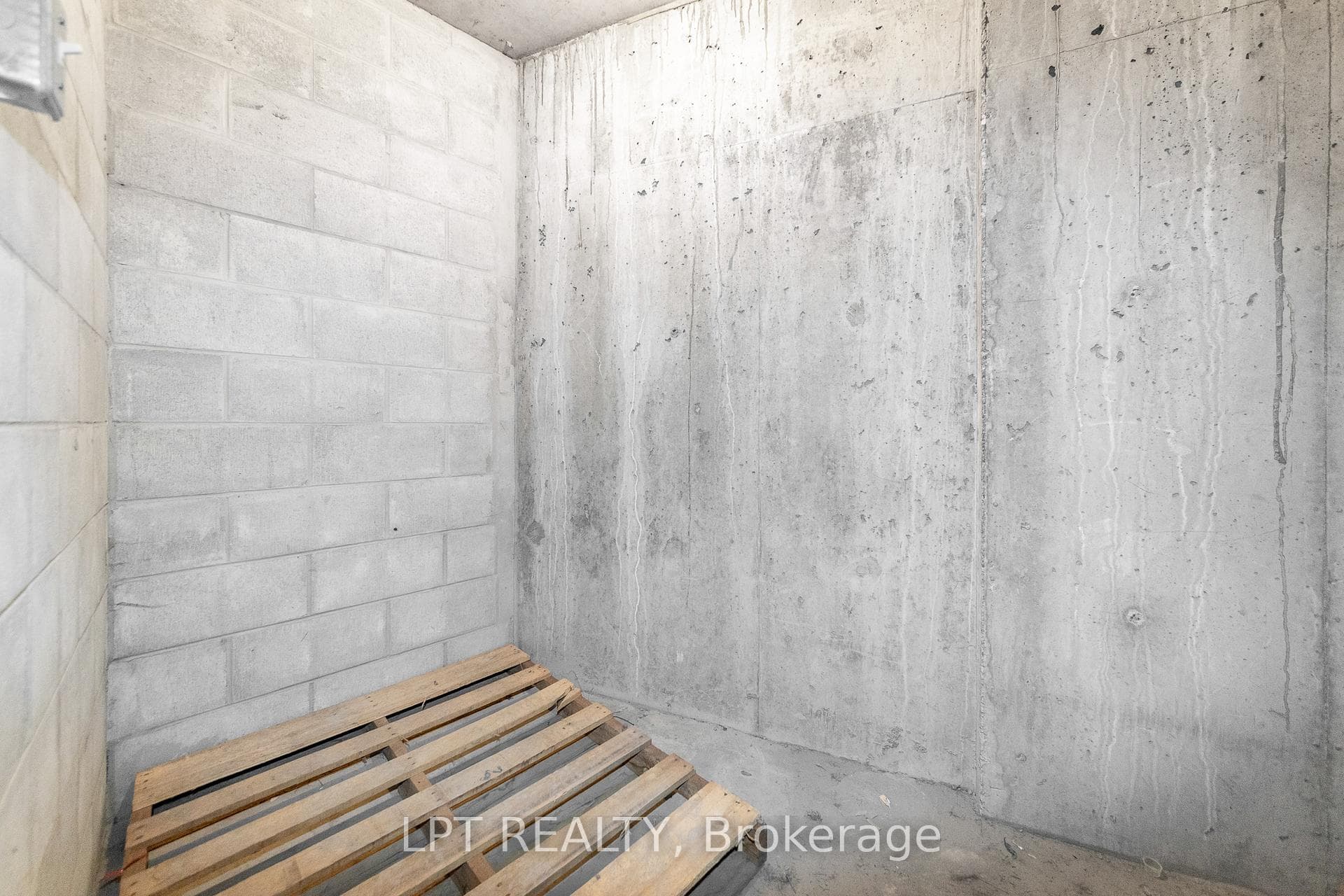 1177 Belanger Avenue Unit 206 photo 26