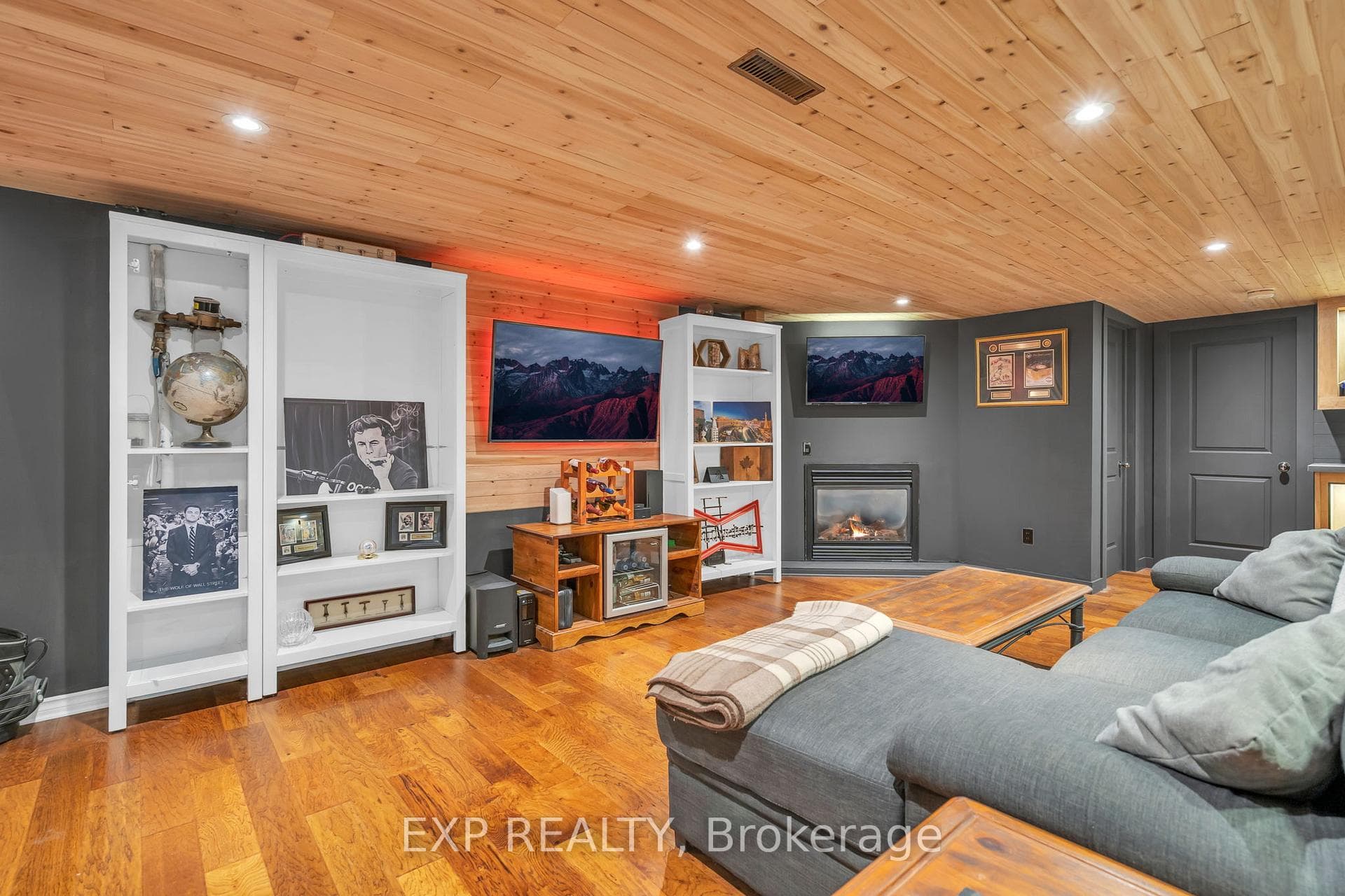 89 River Street photo 26