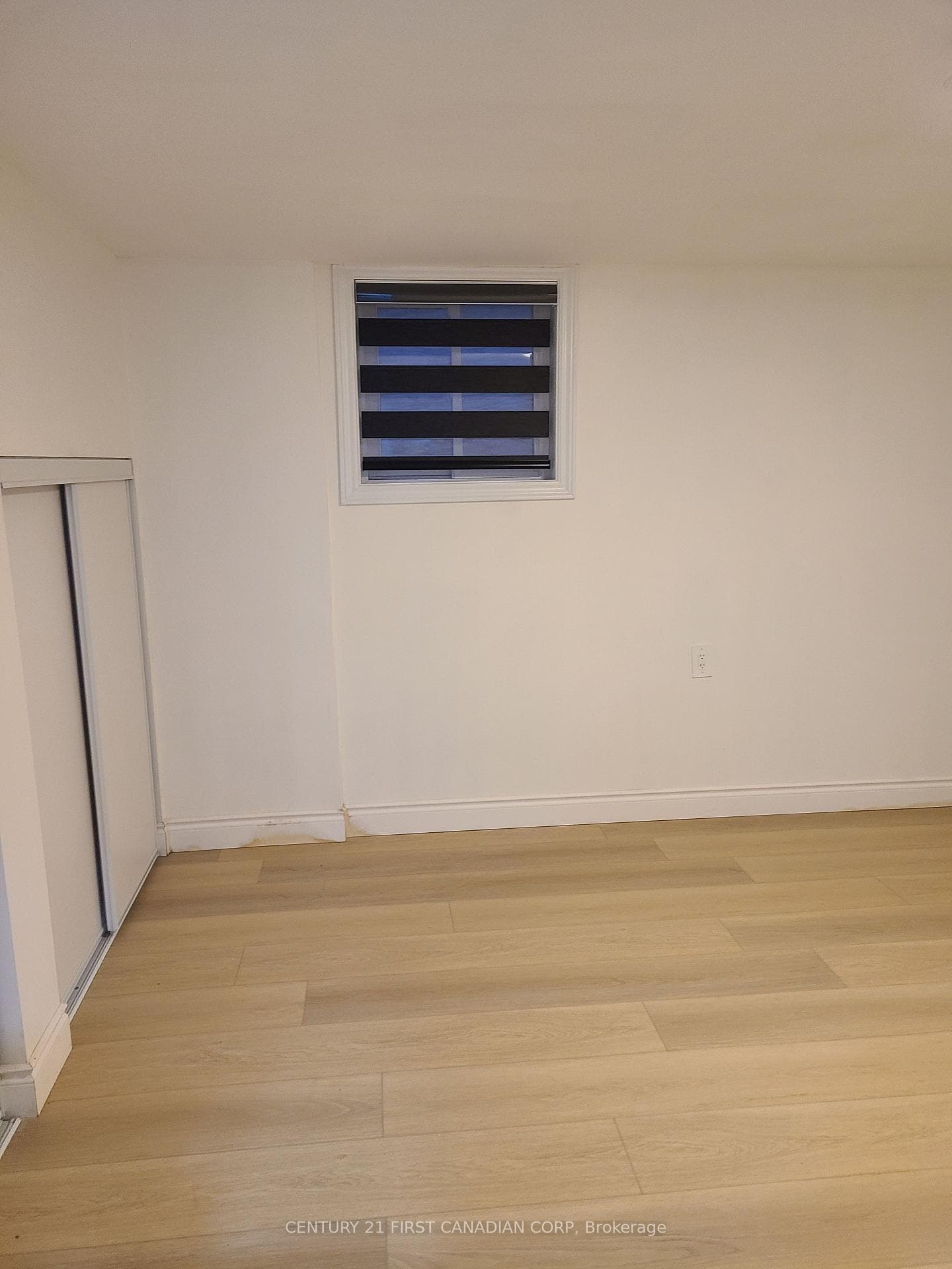 48 Toulon Crescent Unit B photo 15