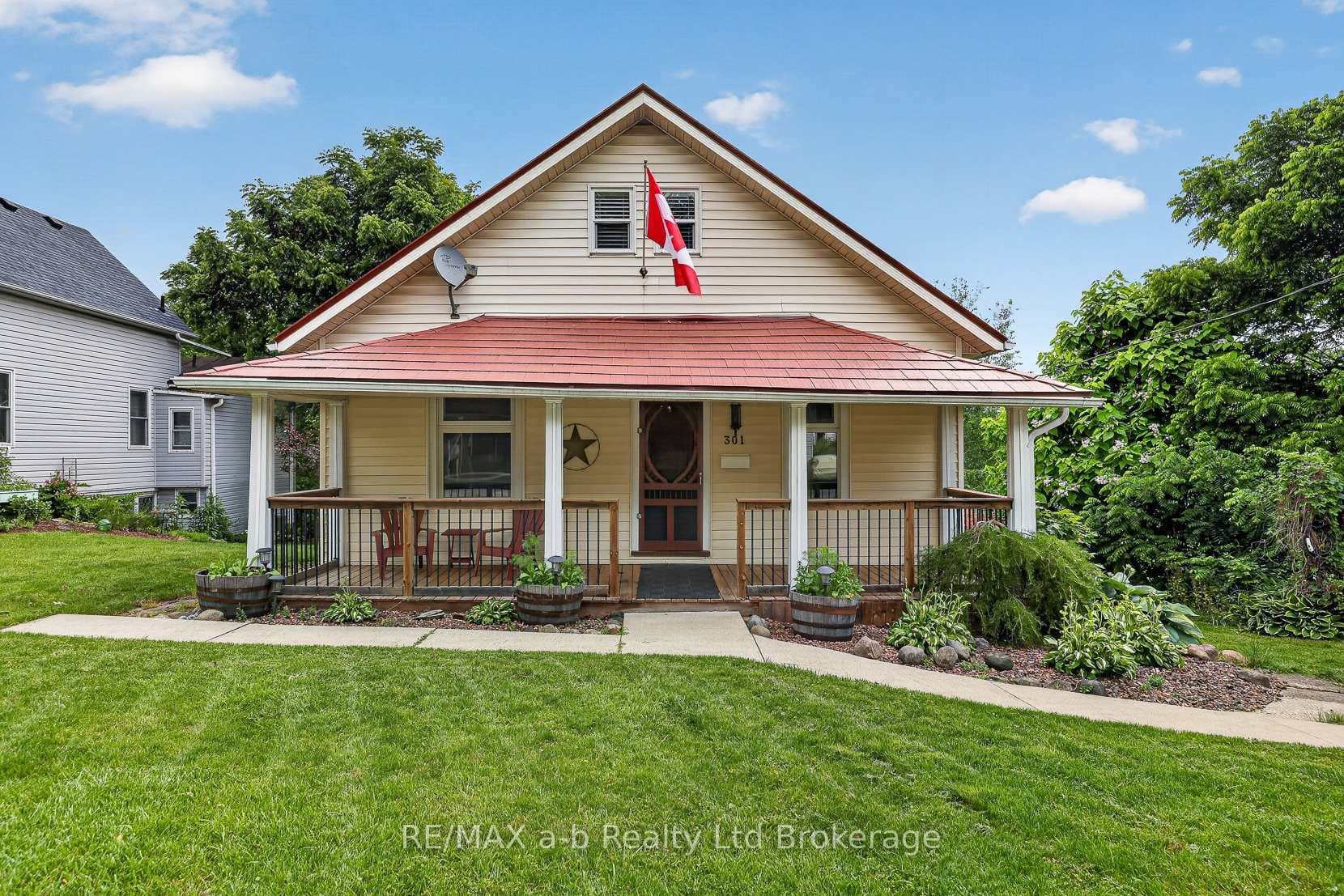 301 Thames Street photo 2