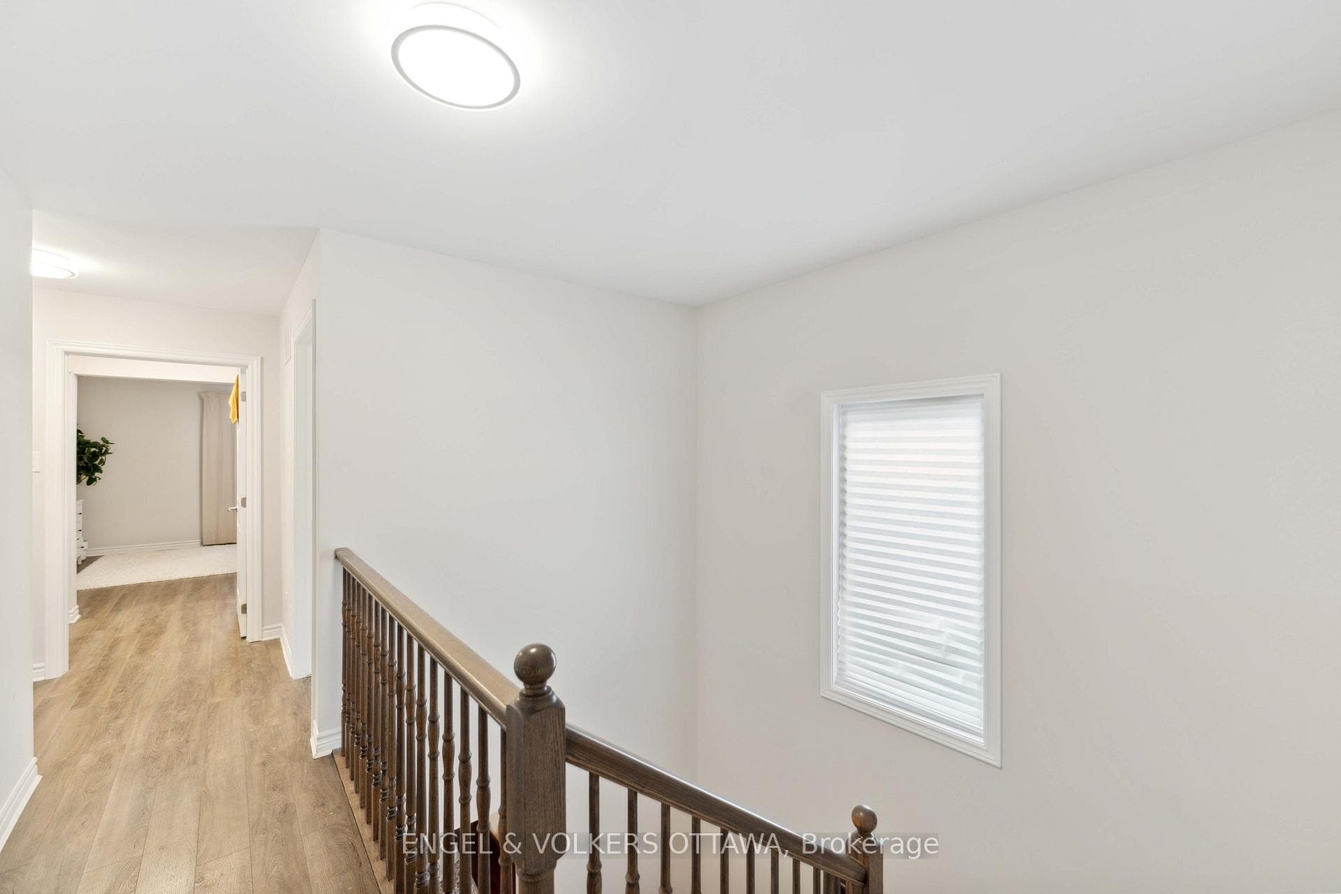 2283 Watercolours Way photo 25