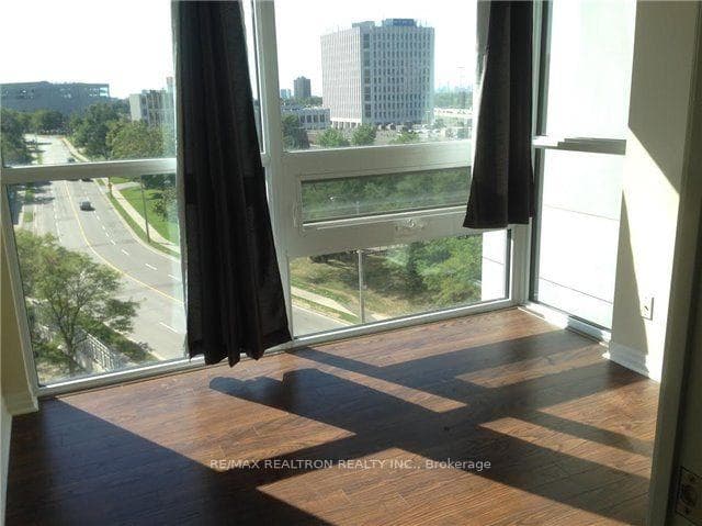 275 Yorkland Road Unit 510 photo 2