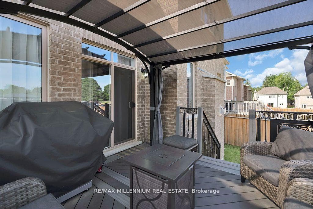 1025 Upper Thames Drive photo 9