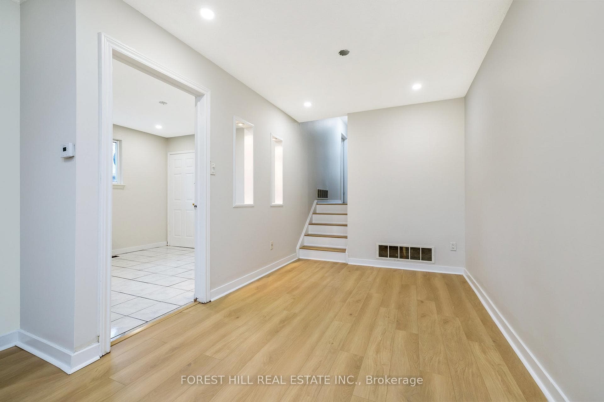 18 Marblehead Crescent photo 7