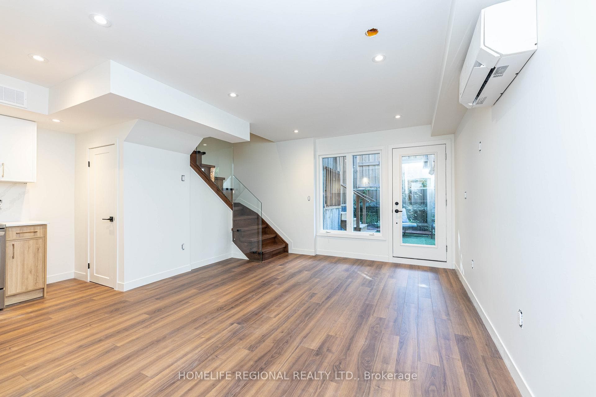 5 Edgewood Gardens Unit Garden Suite photo 8