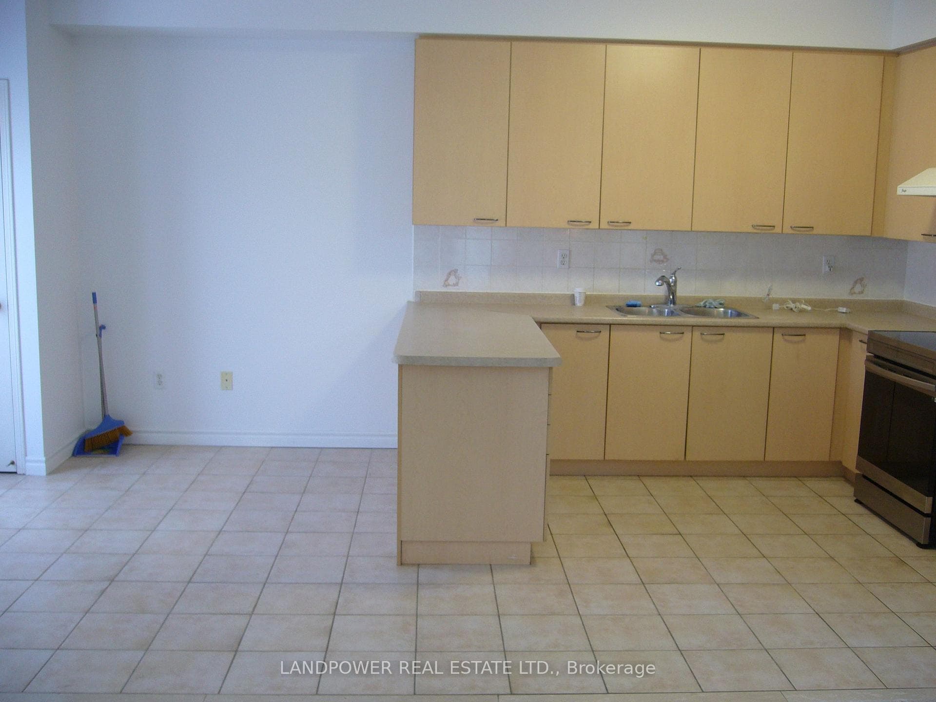 57 Madison Heights Boulevard photo 9