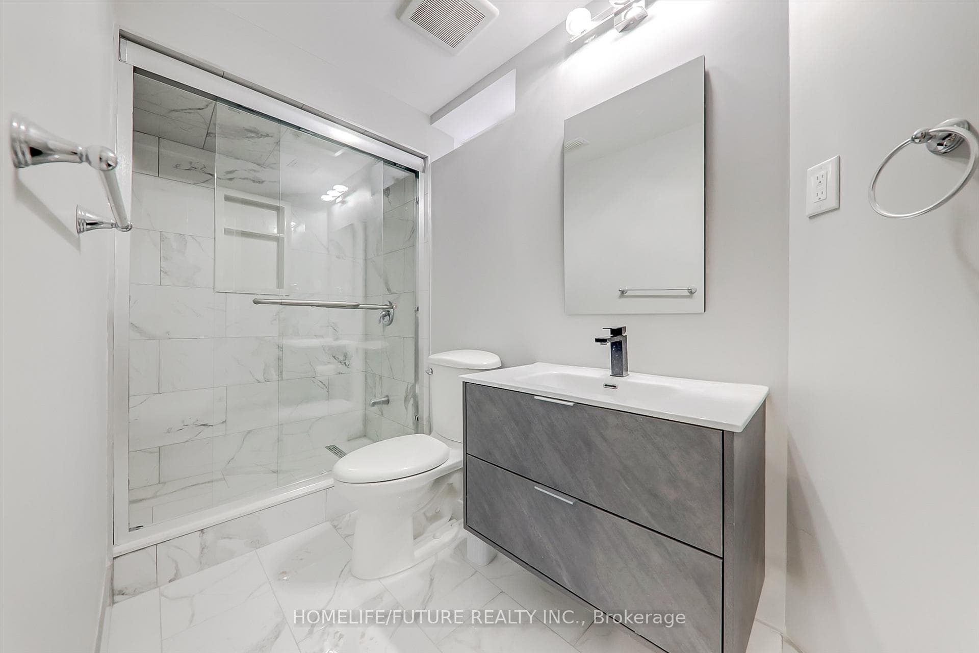2394 Southcott Road Unit Bsmt photo 13