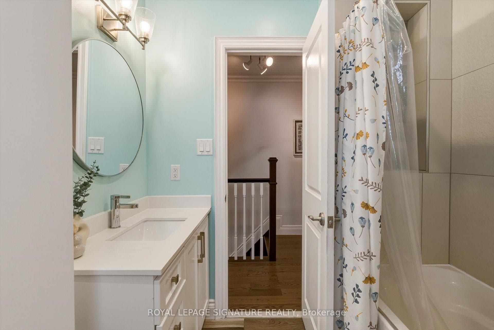 122 Holborne Avenue photo 34