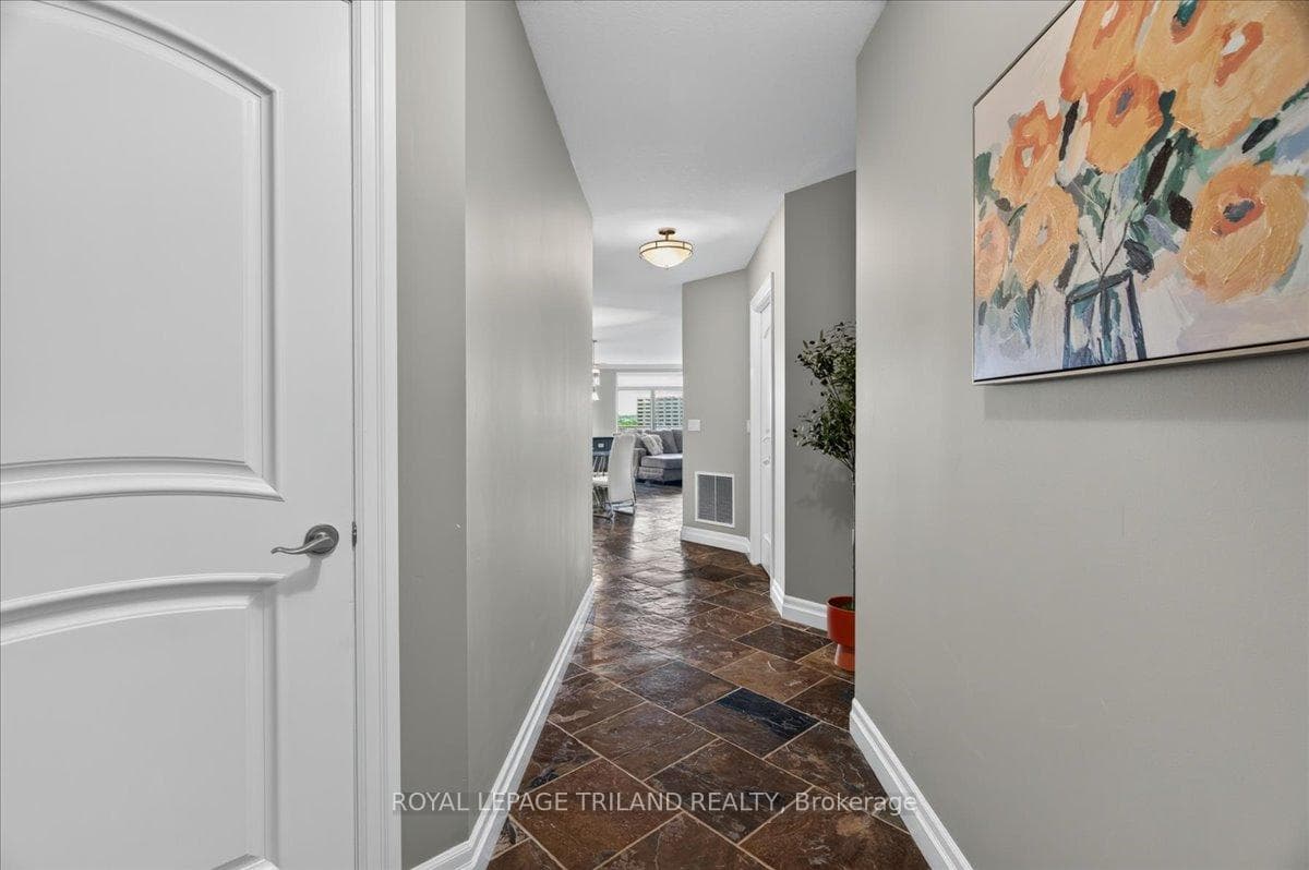 250 Pall Mall Street Unit 908 photo 8