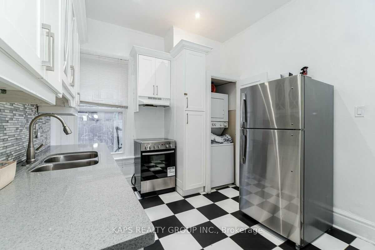 103 1/2 Borden Street photo 5