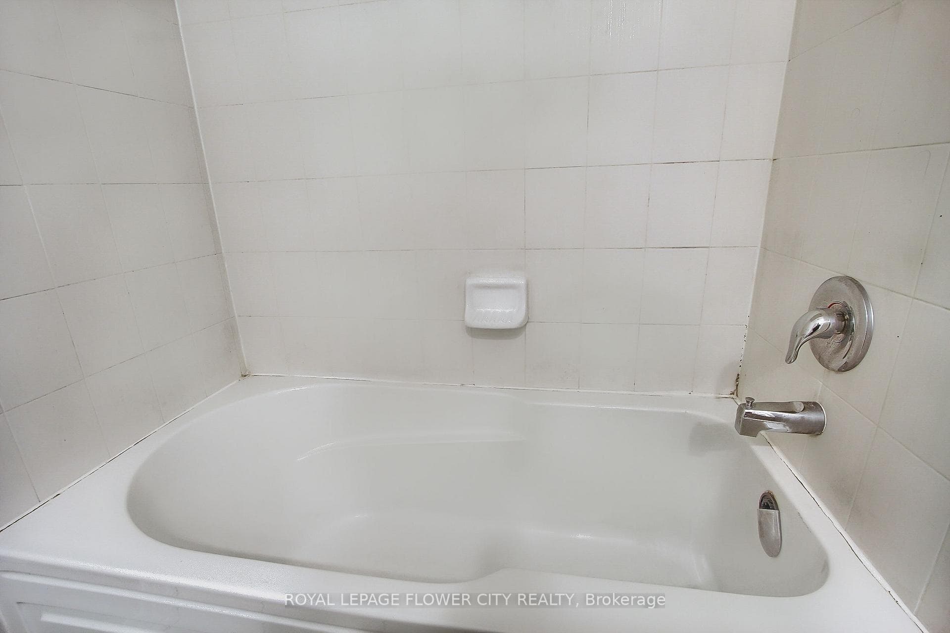 70 Knotty Pine Avenue photo 29