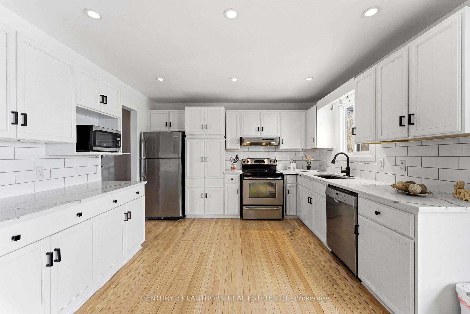71 Ireland Drive photo 10
