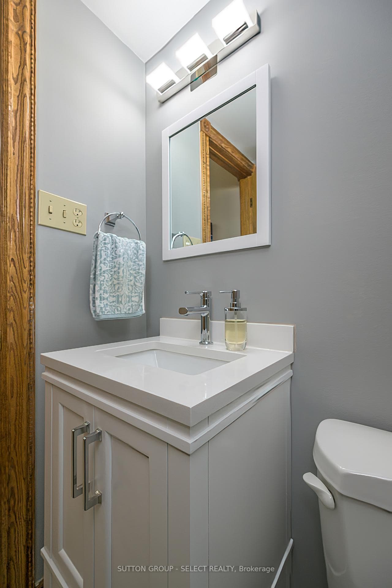 281 Everglade Crescent photo 15