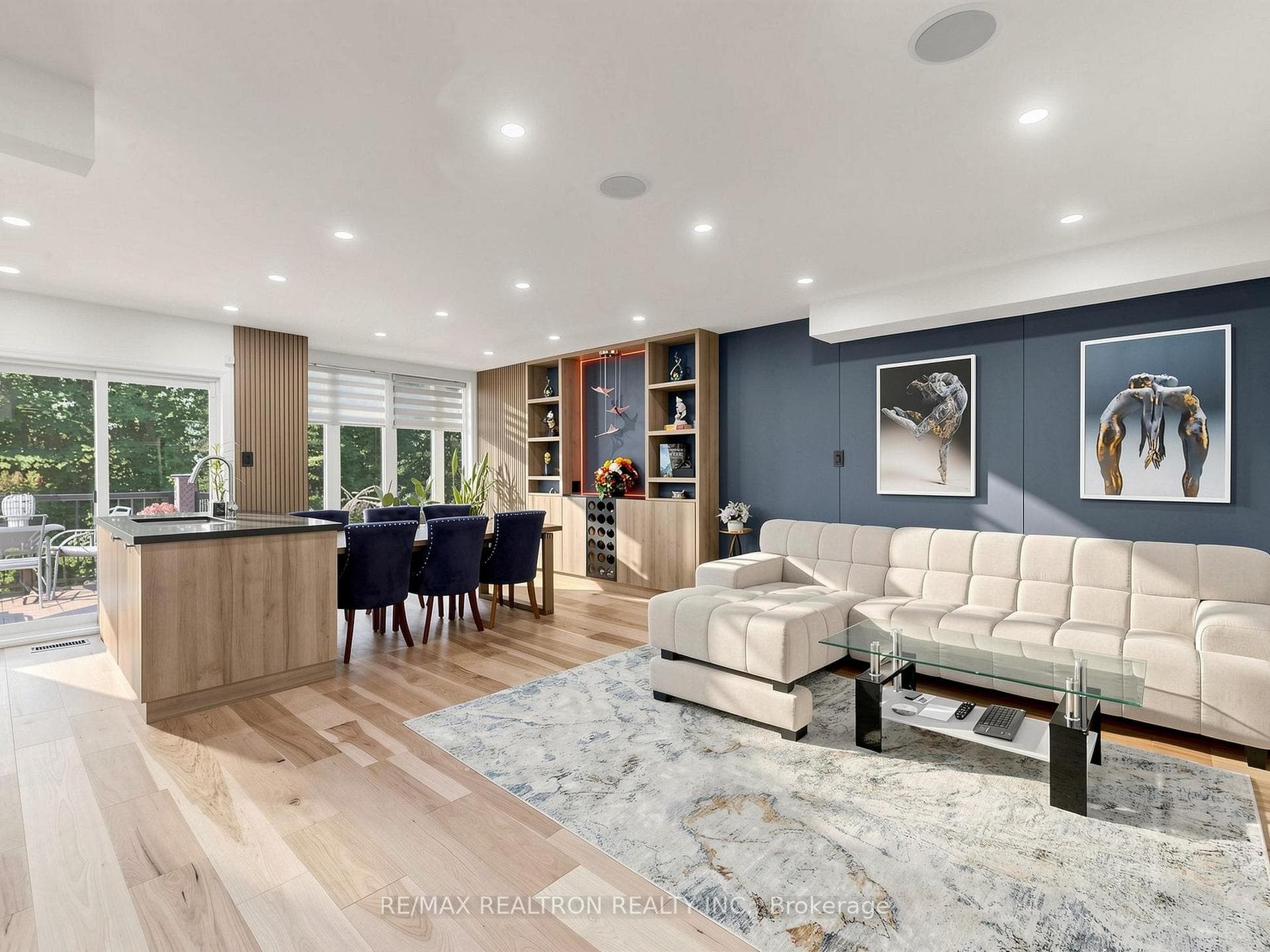 68 Dallimore Circle photo 5