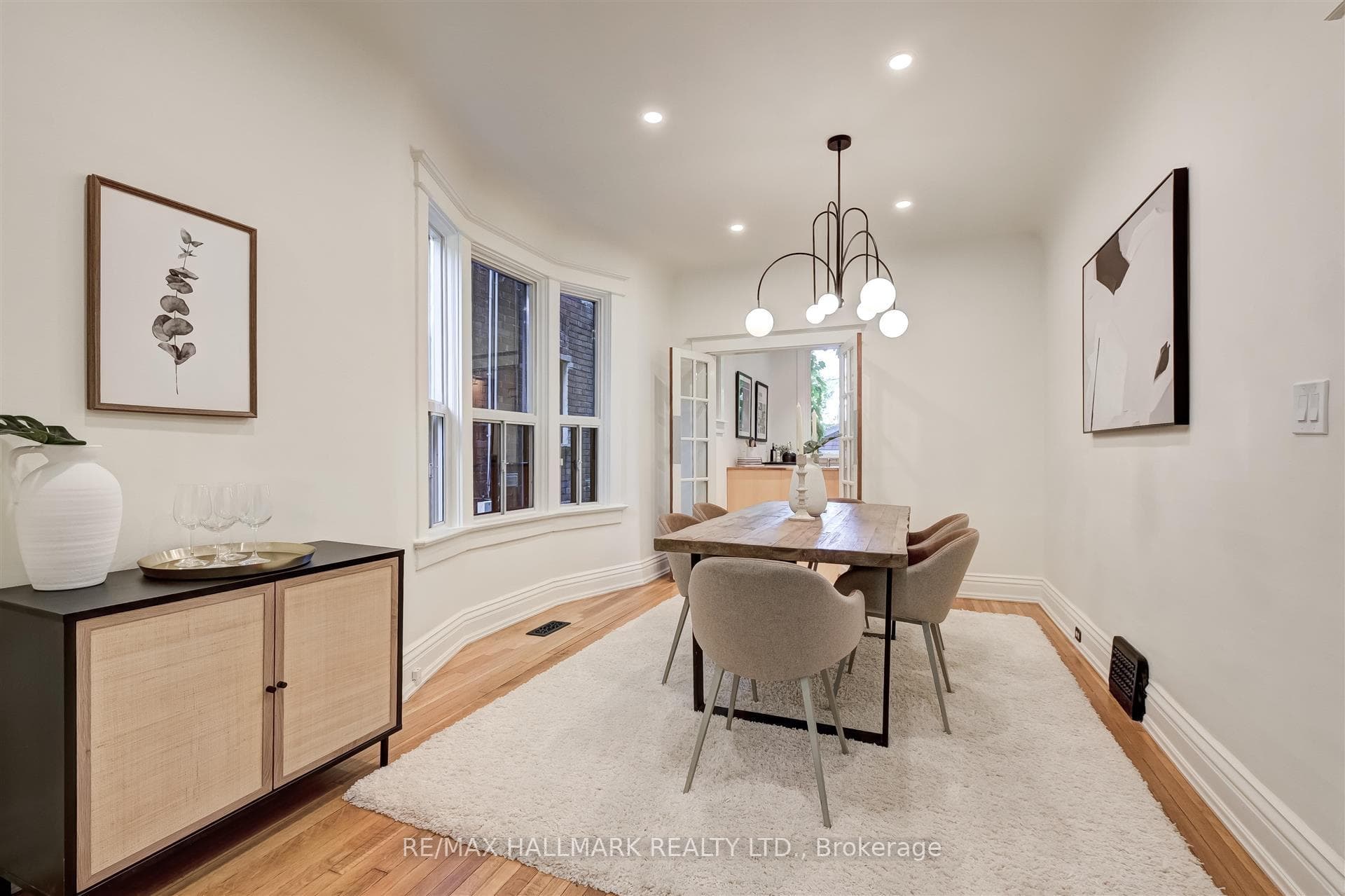 719 Carlaw Avenue photo 6