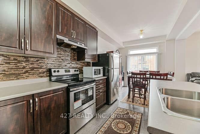 99 Gallagher Crescent photo 16