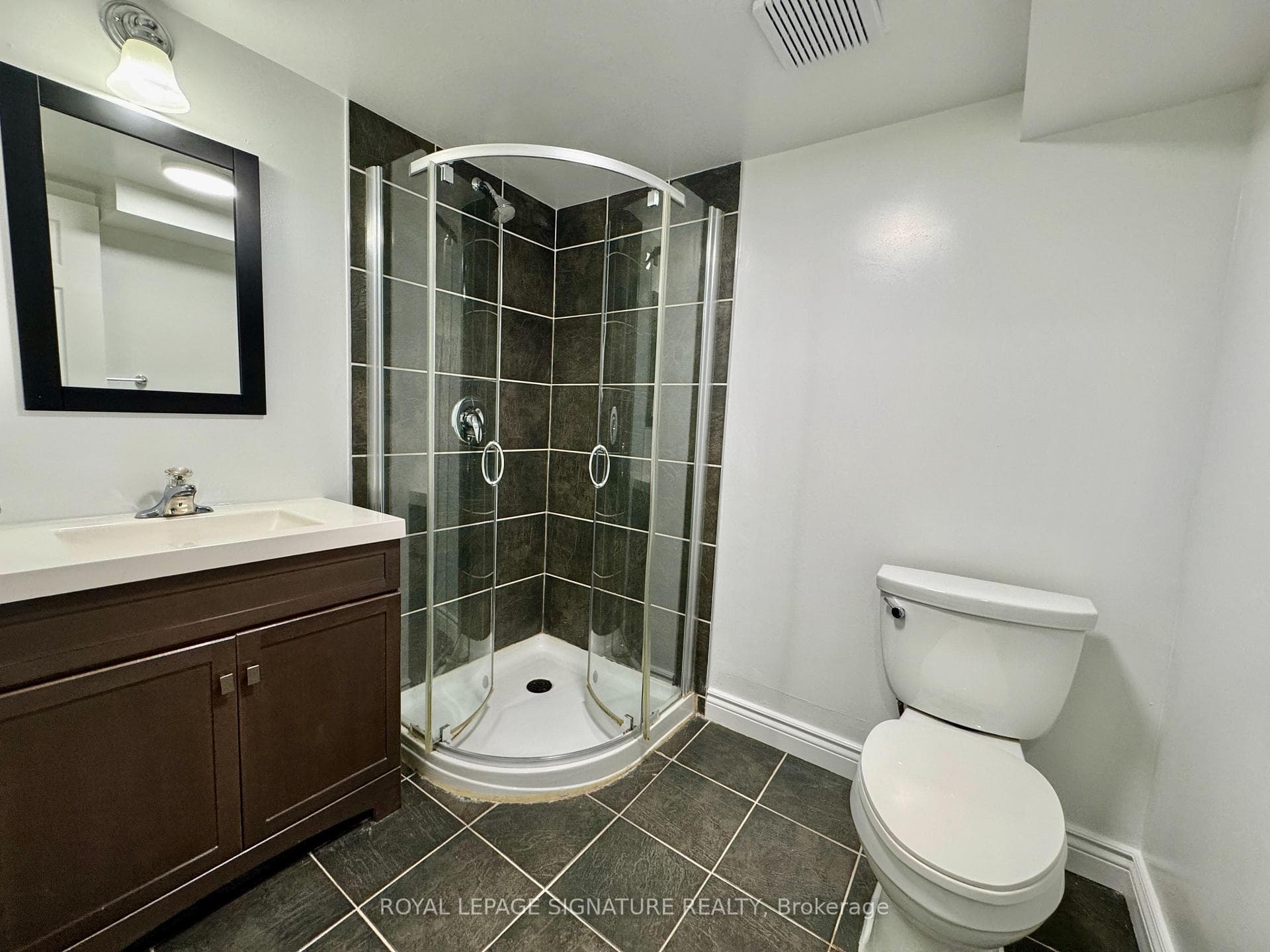 487 Annapolis Avenue Unit Bsmt photo 11