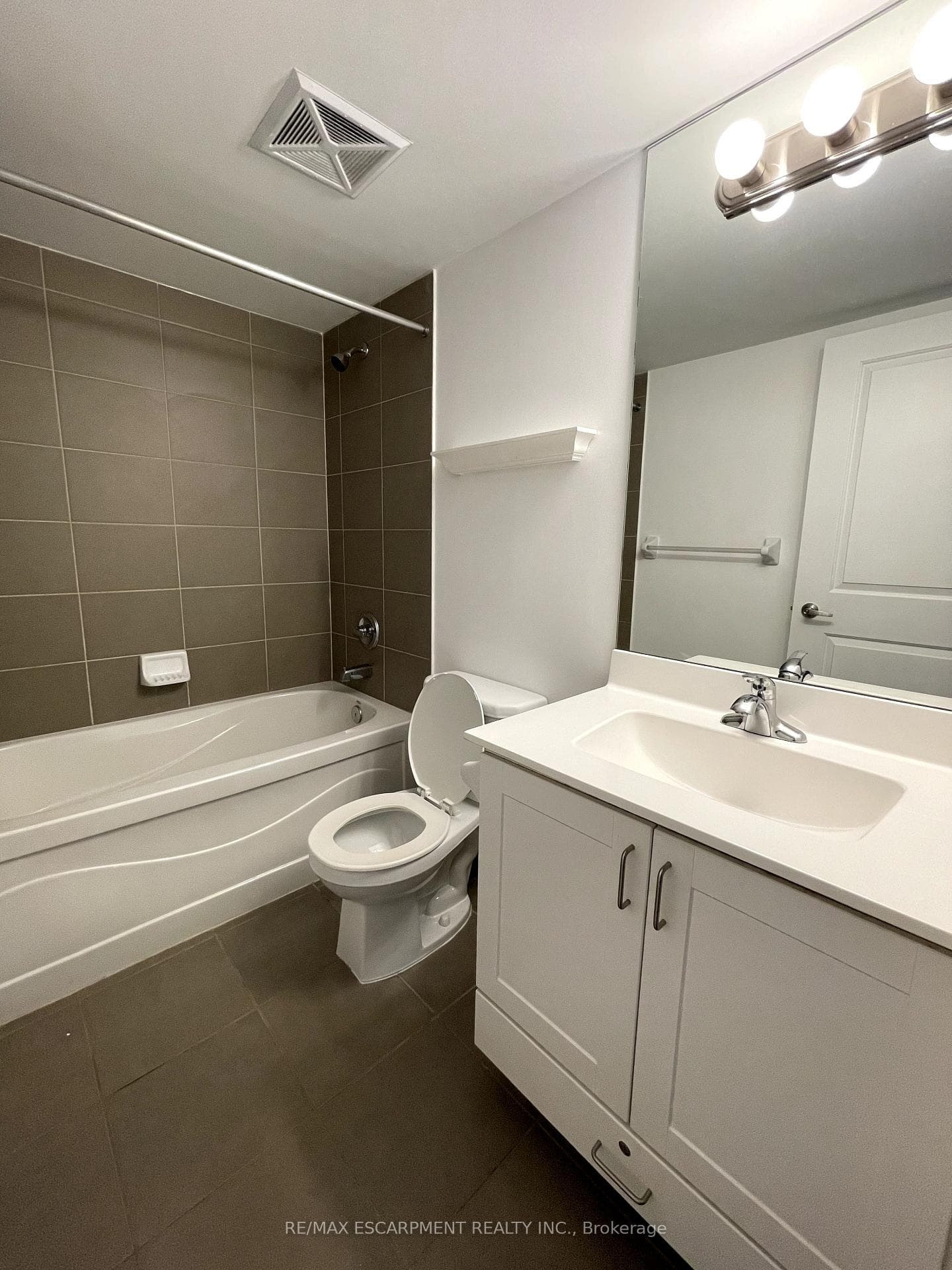 330 Burnhamthorpe Road Unit 708 photo 6