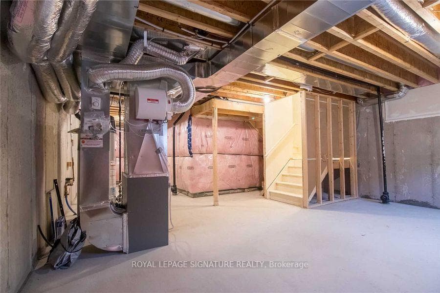76 Scarletwood Street photo 35