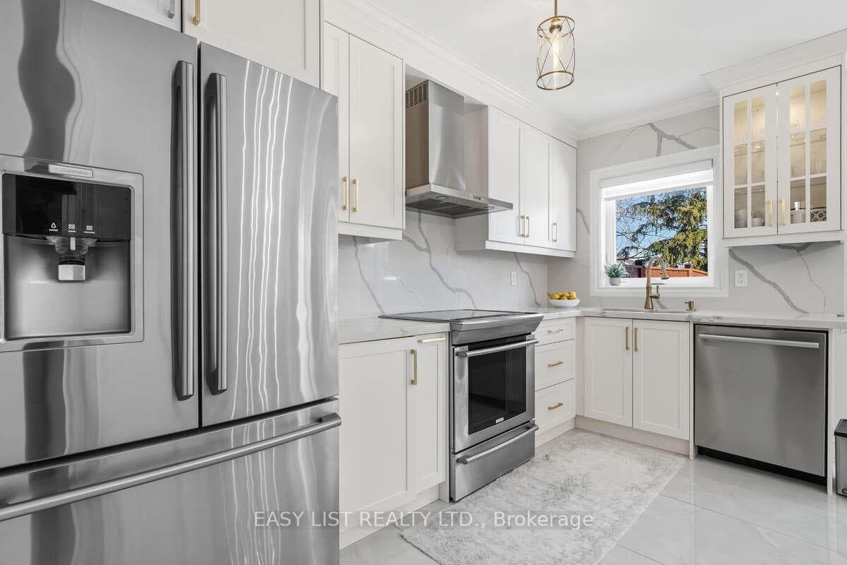 15 Coolspring Crescent photo 11