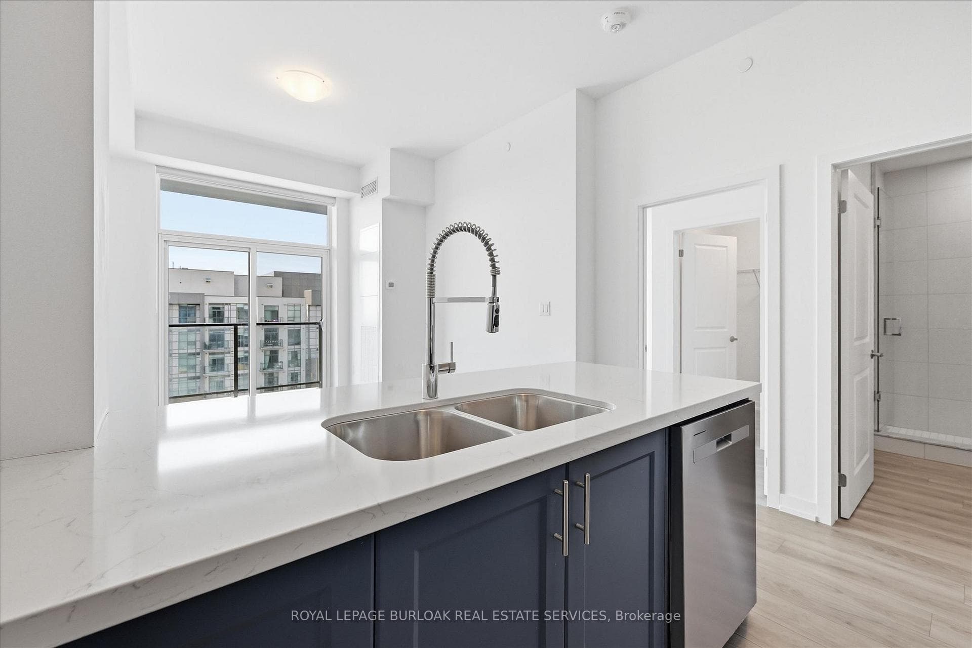 460 Dundas Street Unit 1212 photo 19