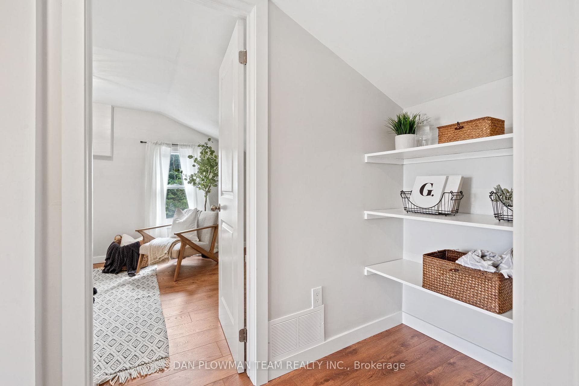96 Ontario Street photo 38