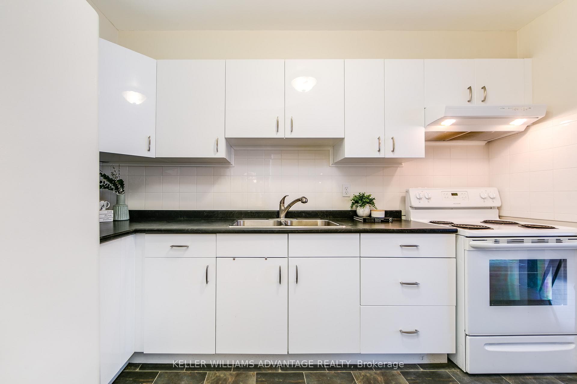1 Massey Square Unit 2504 photo 19